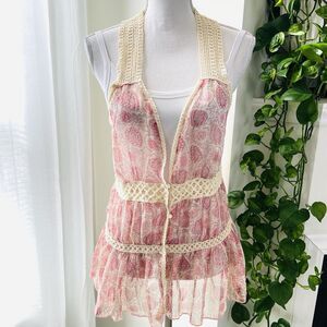NWT Splurges Boutique Pink & White Floral Crochet Trim Boho Open Blouse - Medium